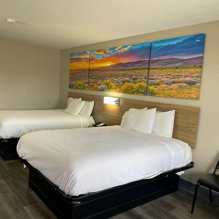 Days Inn By Wyndham San Antonio Southeast Frost Bank Center Экстерьер фото